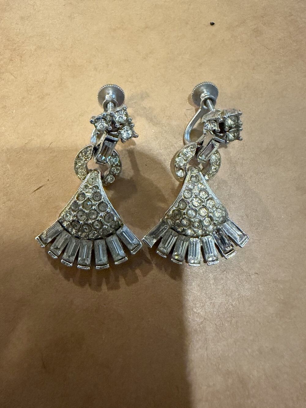 Vtg Rhinestone Fan Shape Dangle Earrings - Screw Back
